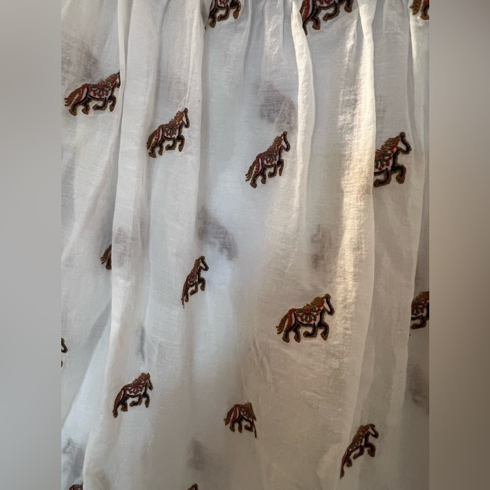 FARM RIO Women's Embroidered Horse Blouse - Picture 10 of 11